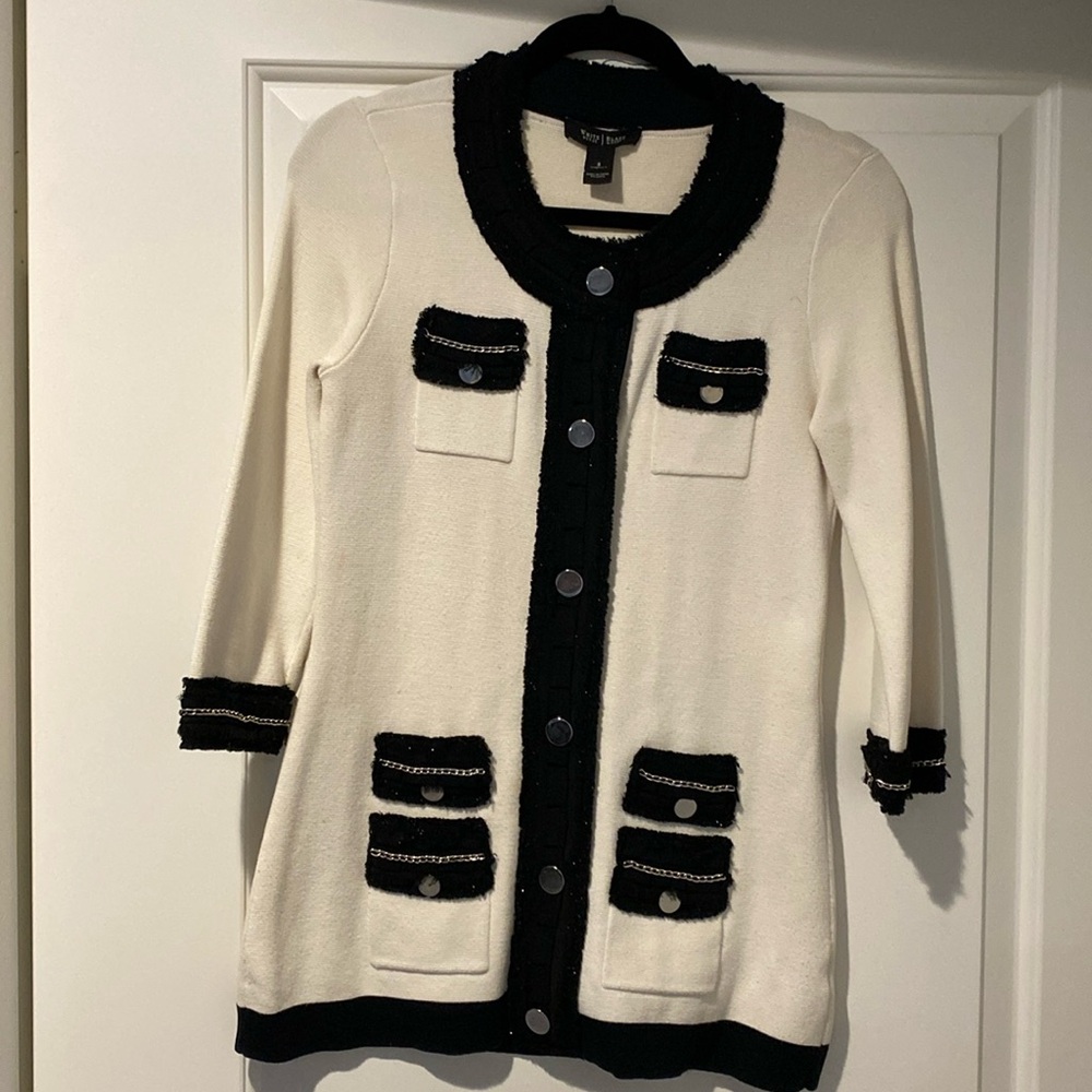 Very pretty knit jacket w/chain design on pockets; sparkly thread on black trim